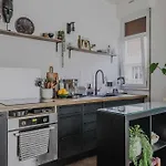Serene Apartment - 2B For 4P - Heart 15Th District
